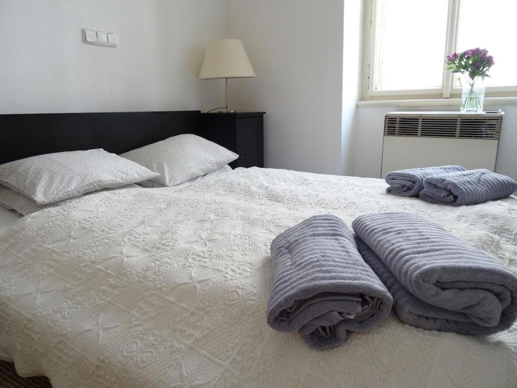 Garden Apartment On Art Nouveau Street In Central Prague Ngoại thất bức ảnh