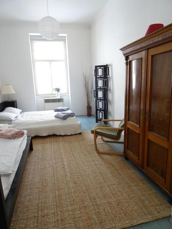 Garden Apartment On Art Nouveau Street In Central Prague Ngoại thất bức ảnh